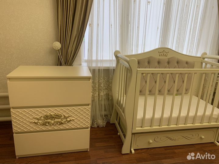 Детская кроватка с комодом