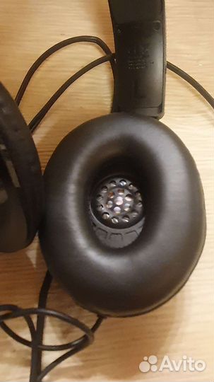 Наушники philips closed back stereo