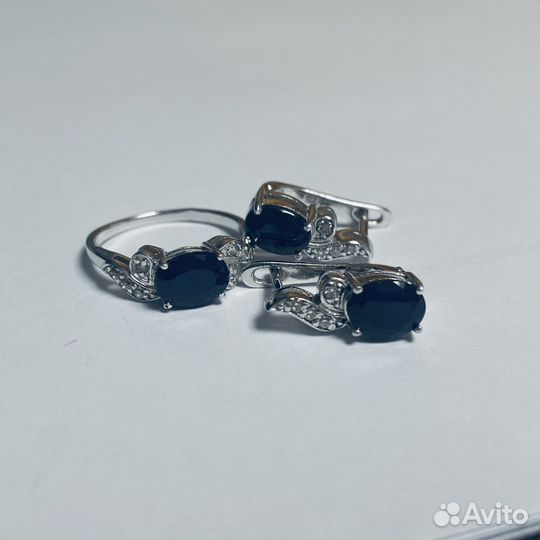 Серебряное кольцо и серьги