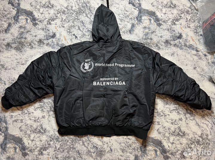 Balenciaga world food cheap