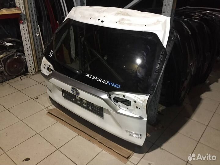 Крышка багажника Тойота Рав 4 50 2019-2022