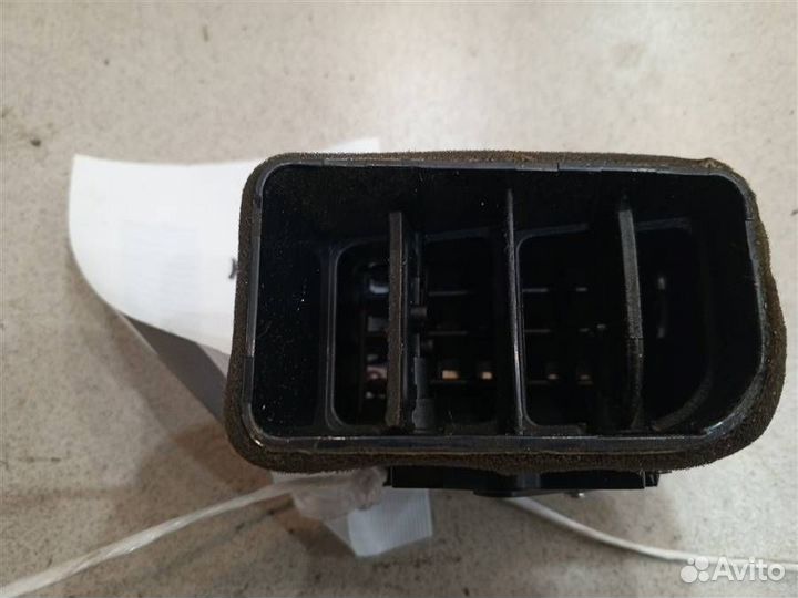 Дефлектор воздушный центральный правый Chevrolet