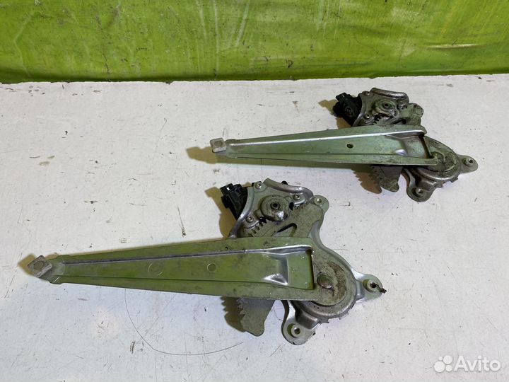 Стеклоподъемник задний Toyota Corolla E15