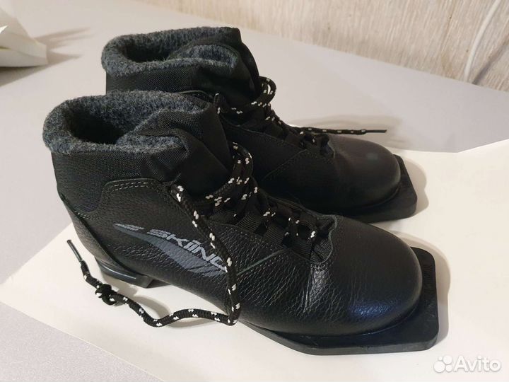 Ботинки лыжные