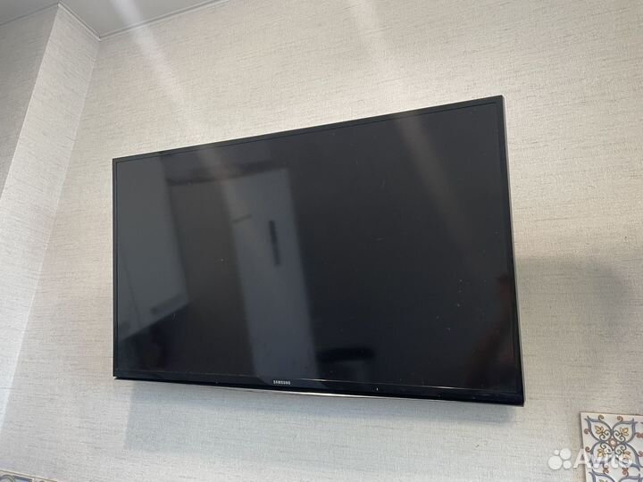Телевизор Samsung 32 дюйма