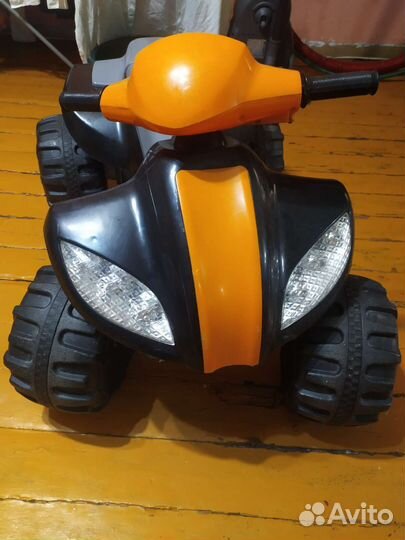Детский квадроцикл на аккумуляторе