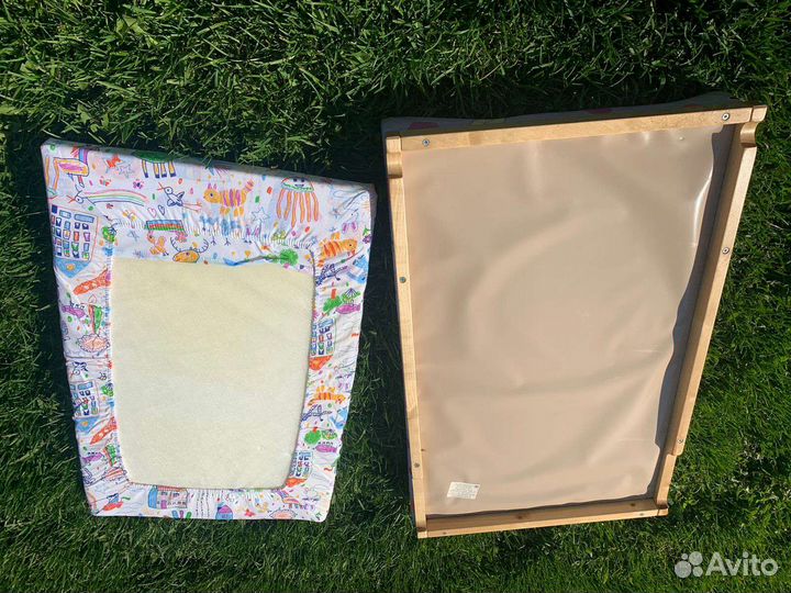 Пеленальная доска на кроватку