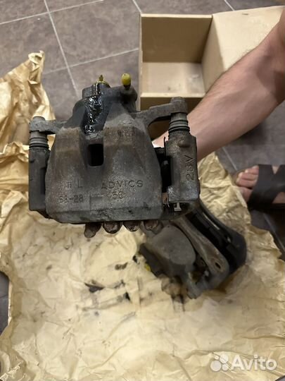 Суппорт передний