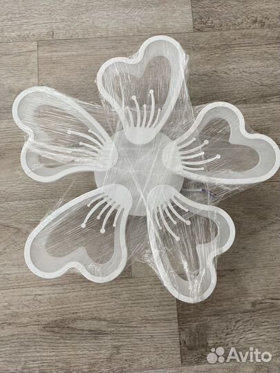 Люстра новая