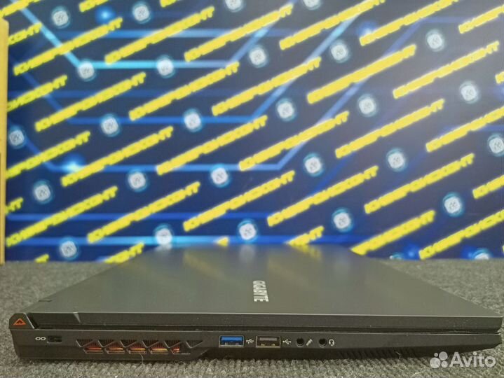 Ноутбук Gigabyte G7 17.3