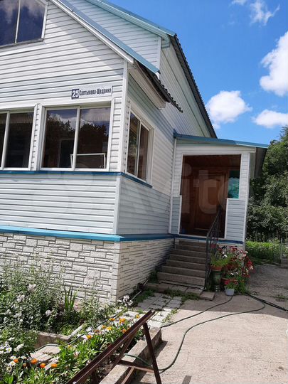 Коттедж 204 м² на участке 15 сот.