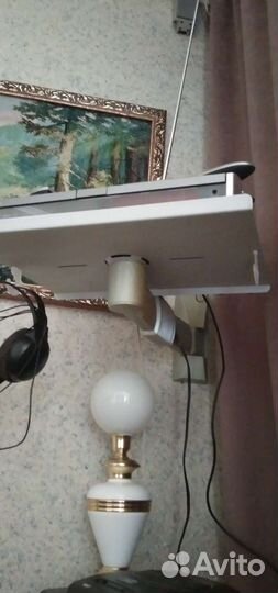 Настенная подставка под телевизор или двд