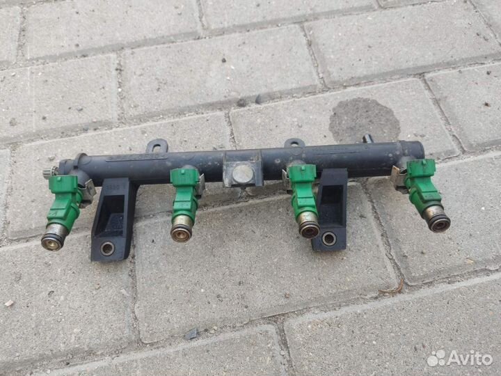 Топливная форсунка 1.4 Валео Пежо 206