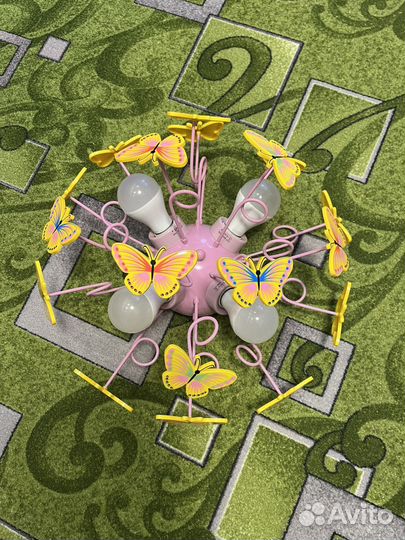 Продам люстры