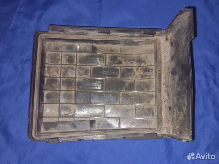 Крышка предохранителей Audi Volkswagen Skoda