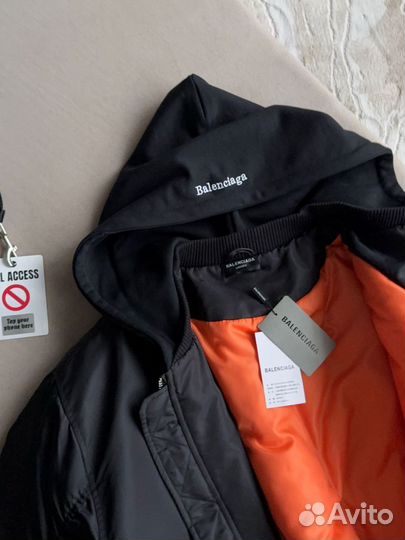 Бомбер женский