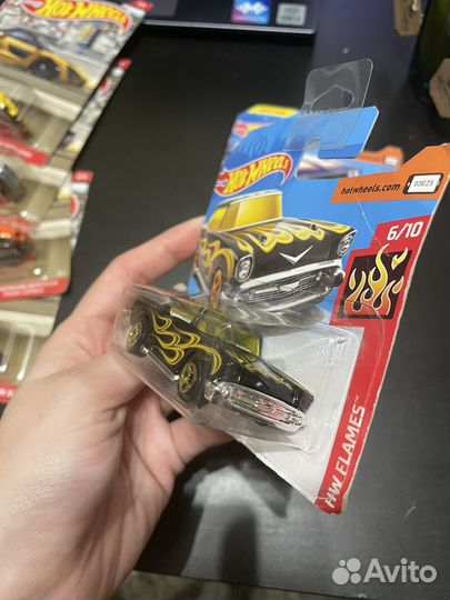 Hot wheels машинки