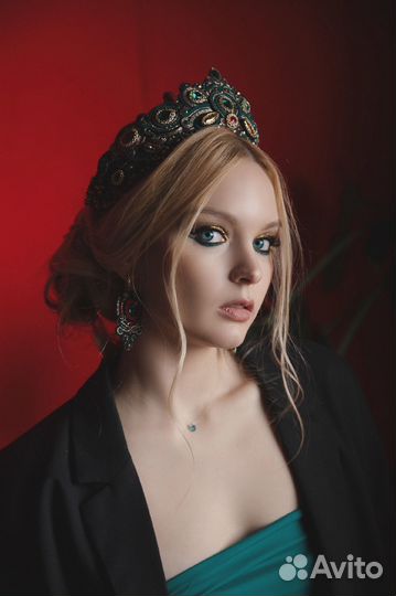 Кокошник, корона в технике сутаж