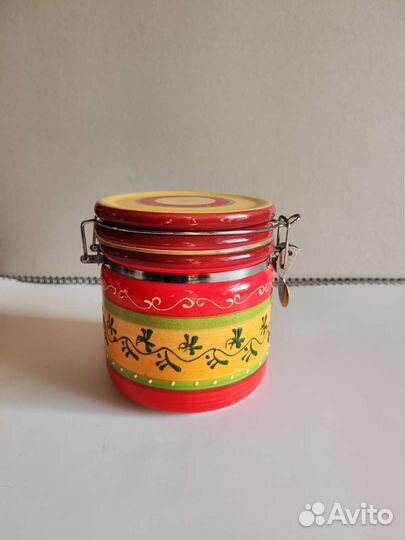 Банка для хранения,новая, керамика, с зажимом