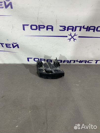 Кронштейн бампера заднего боковой Lexus Lx -Series