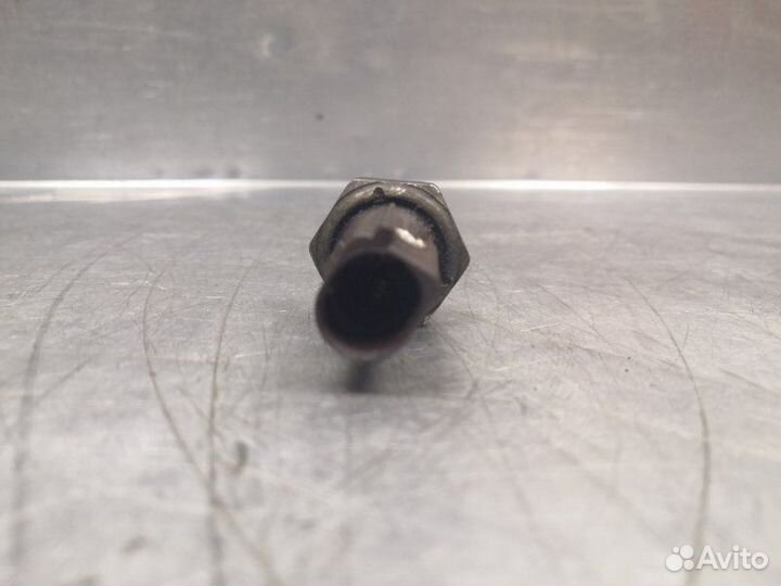 Датчик давления масла Volkswagen Passat B6