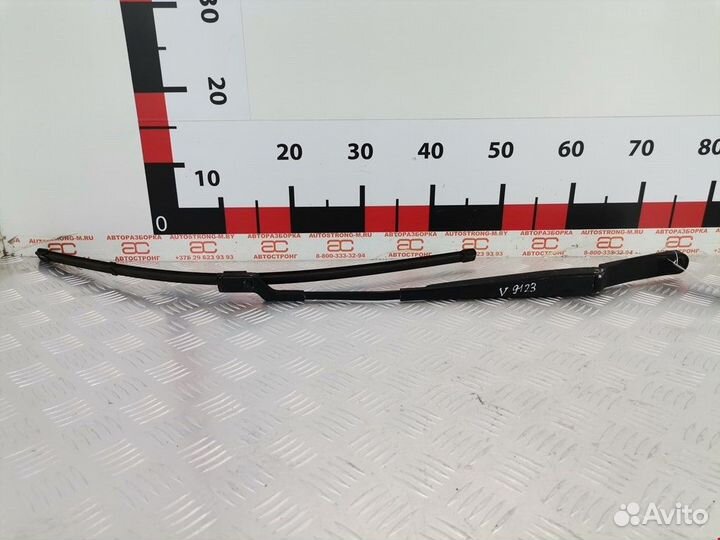 Щеткодержатель (поводок стеклоочистителя, дворник)