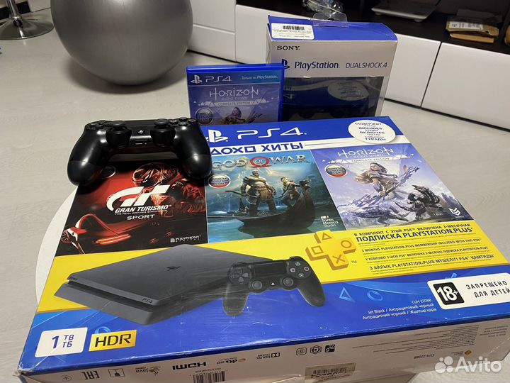 Sony playstation 4 PS4 slim 1tb