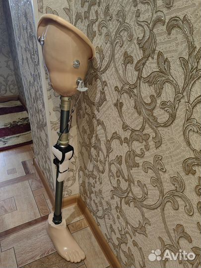 Протез правой ноги (купальный)