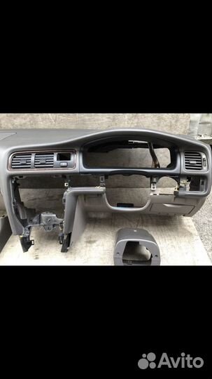 Передняя панель Торпеда Toyota Mark2 100