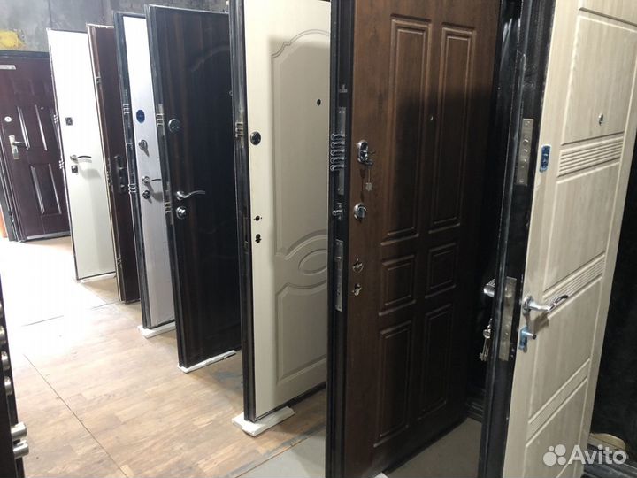 Дверь входная металлическая бу б/у