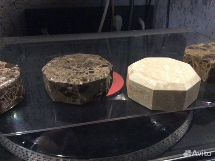 Клэмп(прижим для пластинок) из мрамора