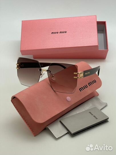 Солнцезащитные очки miu miu