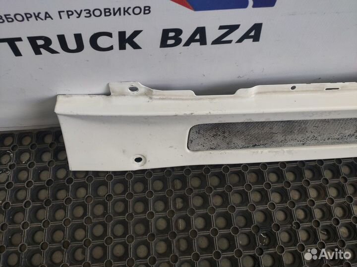 1748085 Решетка радиатора Scania 5-series