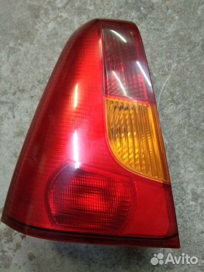 Фонарь задний левый Рено Логан фаза 1