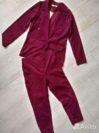 Костюм женский