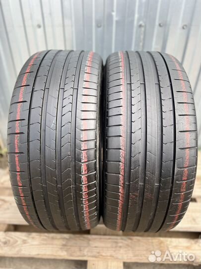 Pirelli P Zero PZ4 245/35 R21