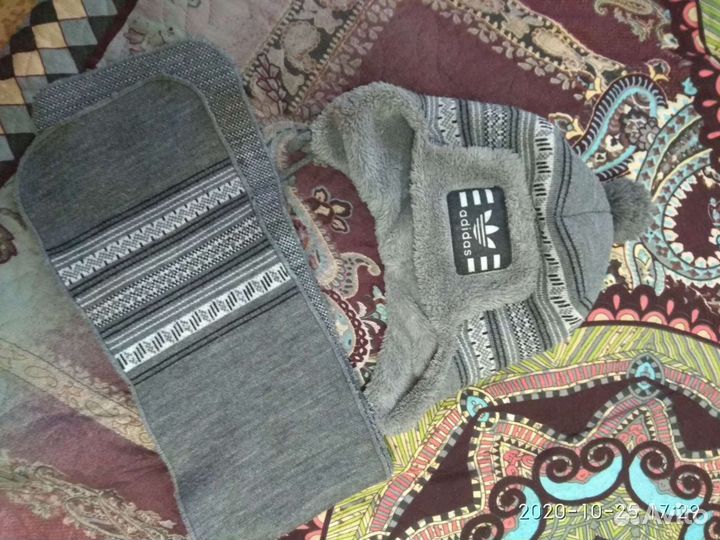 Зимняя шапка с шарфом