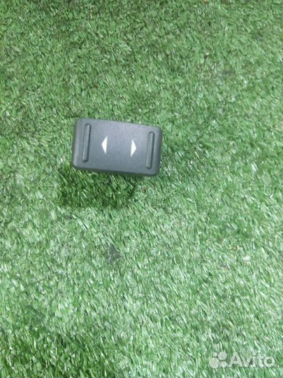 Кнопка стеклоподъемника Ford Focus 2 1.8 2010