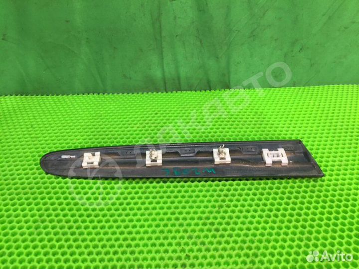 Молдинг крыла задний левый Mercedes-Benz Clk Coupe