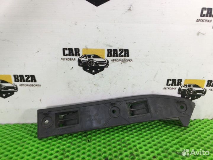 Направляющая переднего бампера правая R