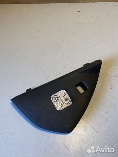 Накладка на торпедо правая Peugeot 308 CC EP6DT