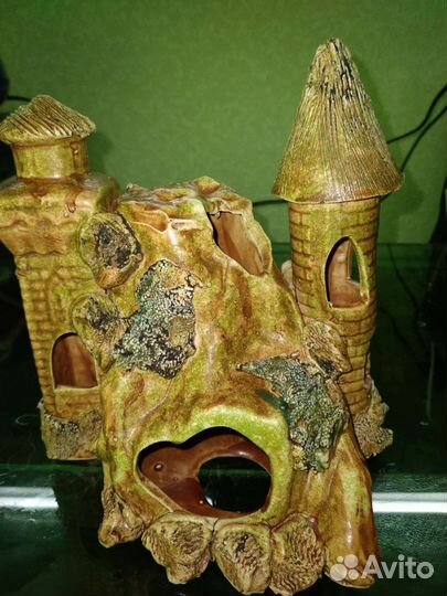 Замок для аквариума