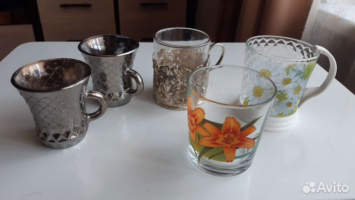 Бокалы чашки чайник сахарница маслёнка