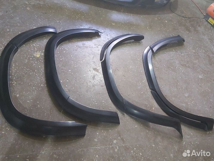 Расширители арок Тойота Ленд Крузер 200