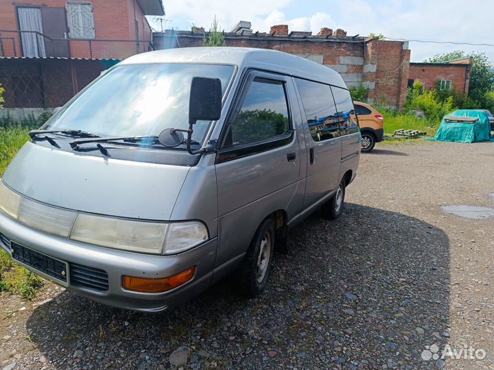 Toyota Town Ace 2.0 МТ, 1992, 250 000 км