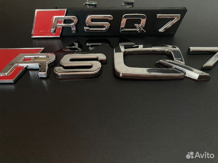 Шильдик Audi rs