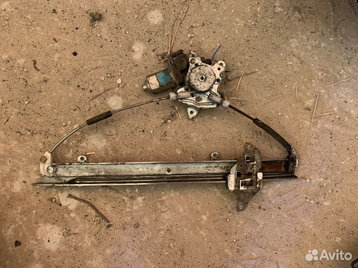 Стеклоподъемник передний правый Maxima A33