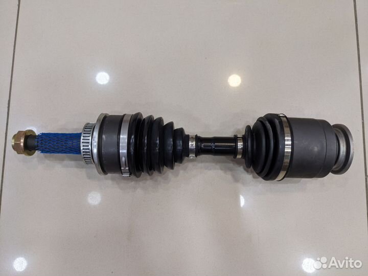 Привод левый mazda BT-50 / ford ranger (06)