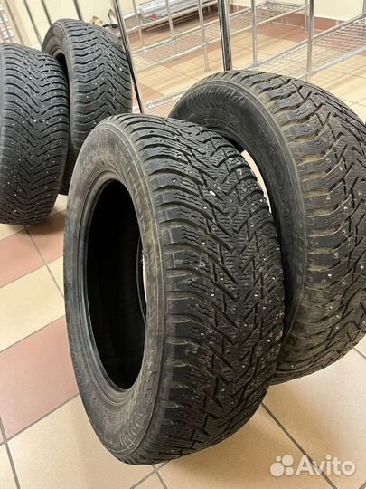 Nokian Tyres Hakkapeliitta 8 SUV 235/60 R18 107T