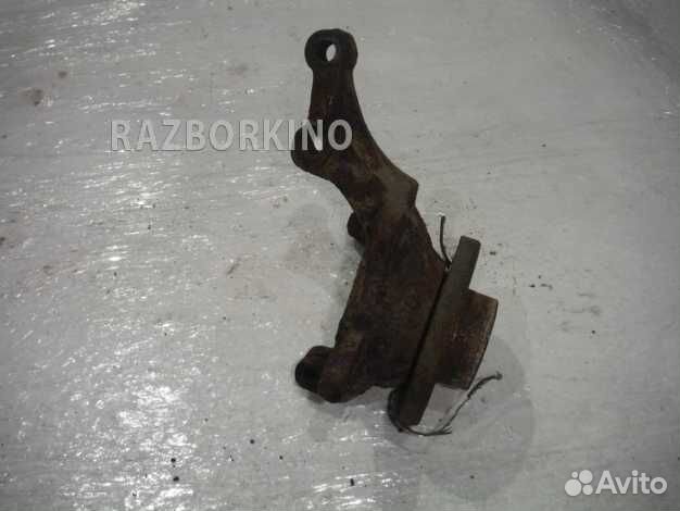 Кулак передний левый 7700827247